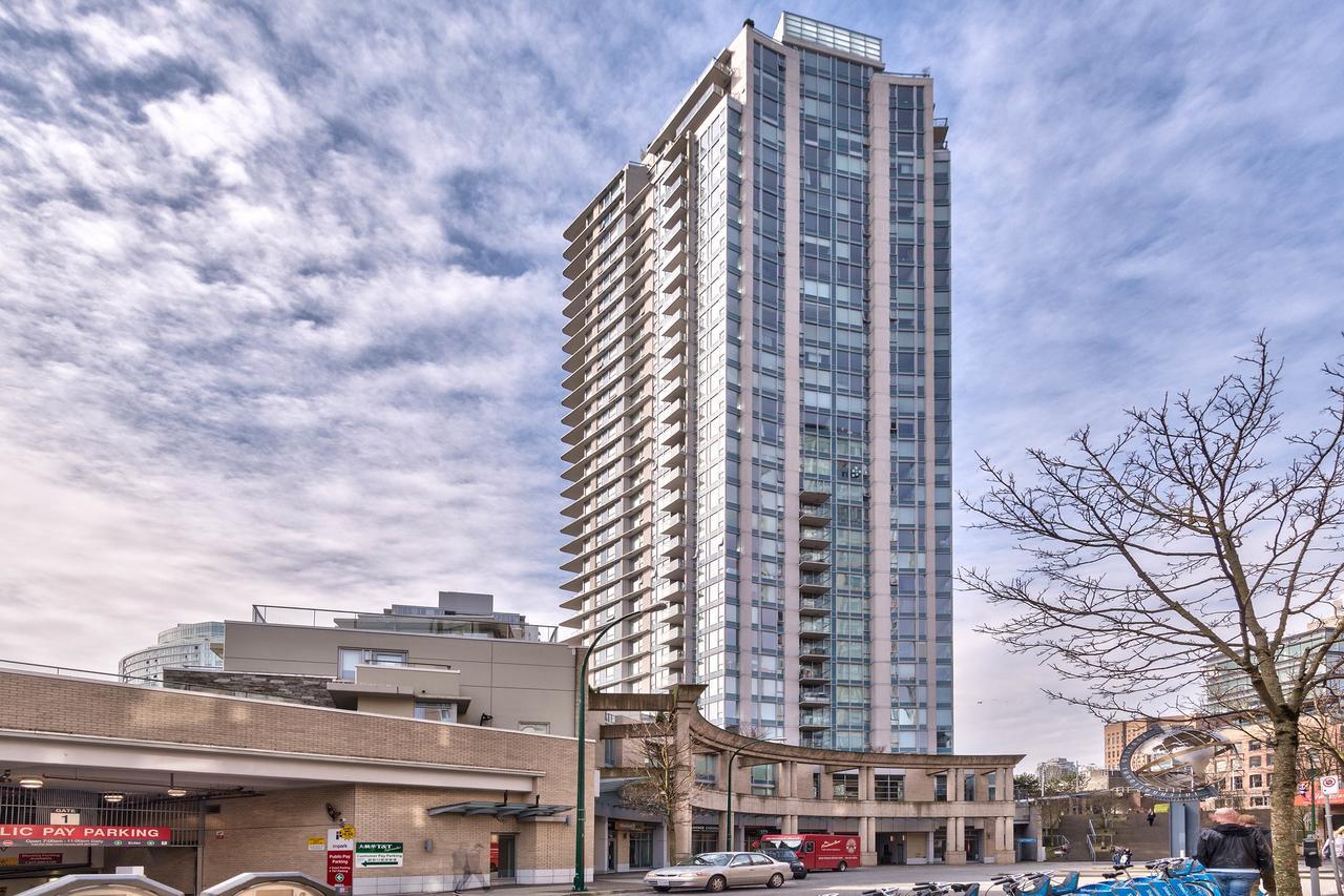 The Altitude Apartment Vancouver Exterior photo