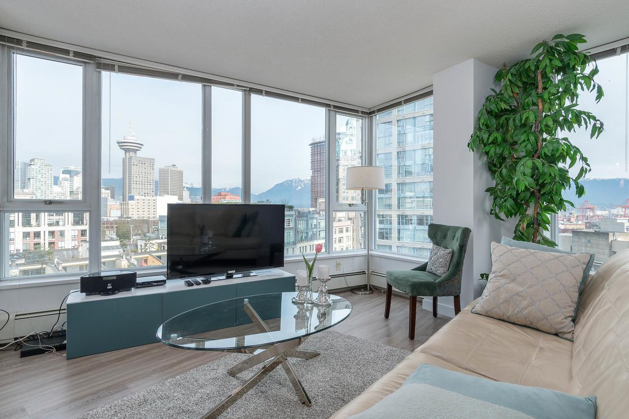 The Altitude Apartment Vancouver Exterior photo