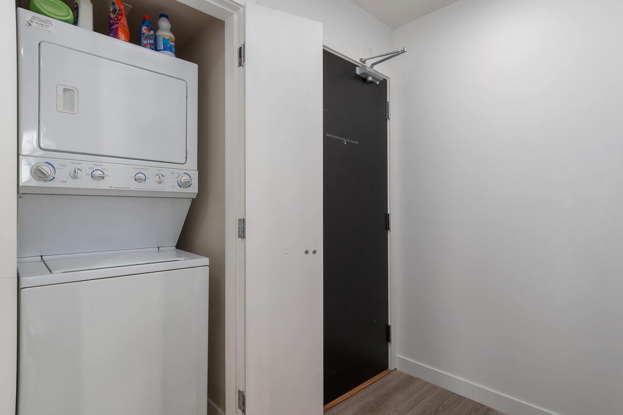 The Altitude Apartment Vancouver Exterior photo