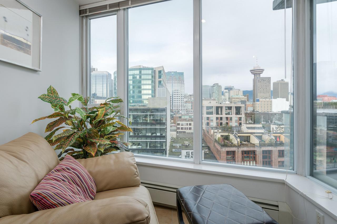 The Altitude Apartment Vancouver Exterior photo