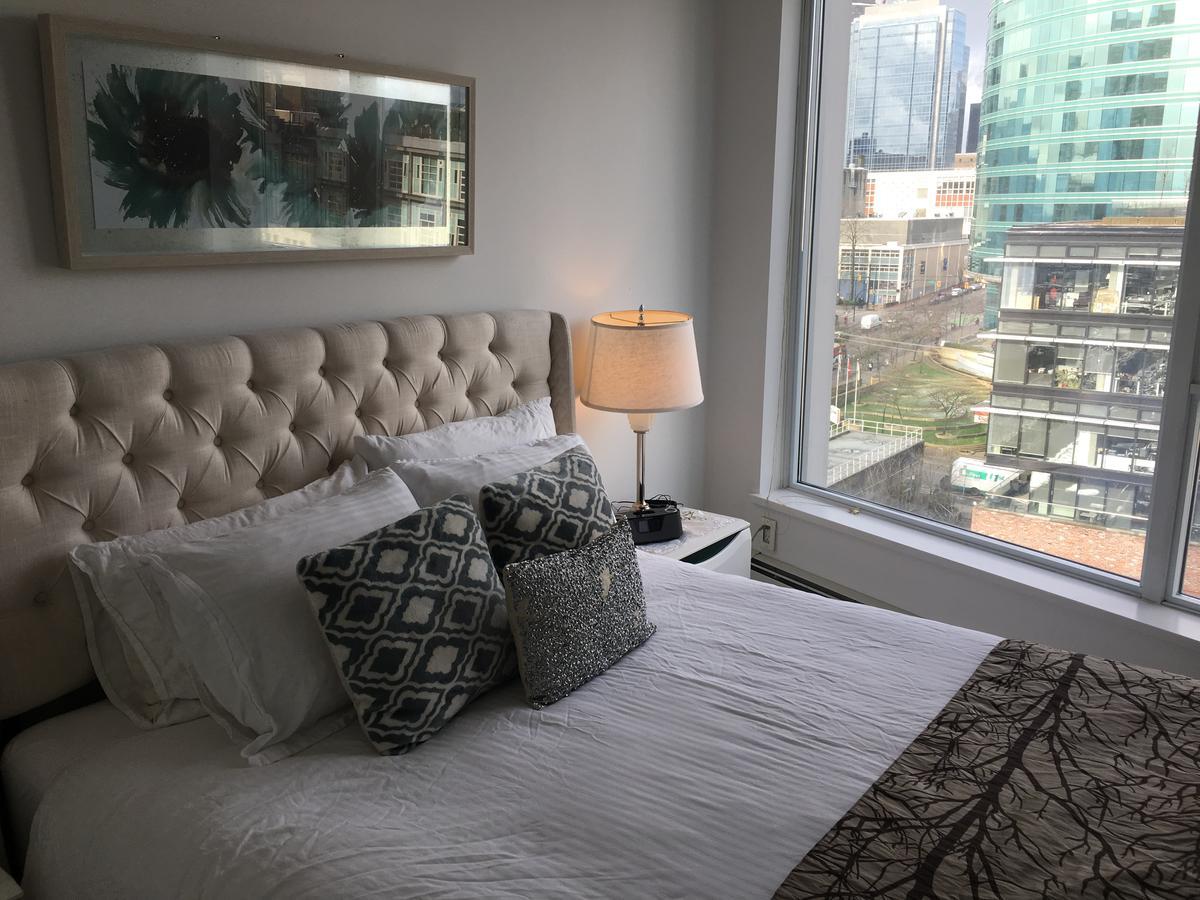 The Altitude Apartment Vancouver Exterior photo
